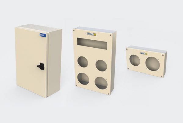 LINEA TCI - Tomacorrientes industriales